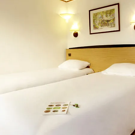 מלון Campanile Deauville Saint-arnoult 3*
