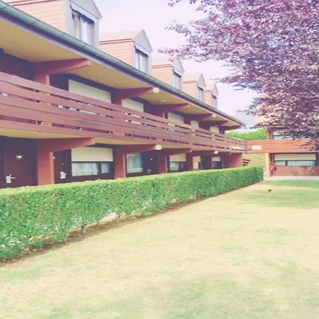 Campanile Deauville Saint-arnoult מלון 3*
