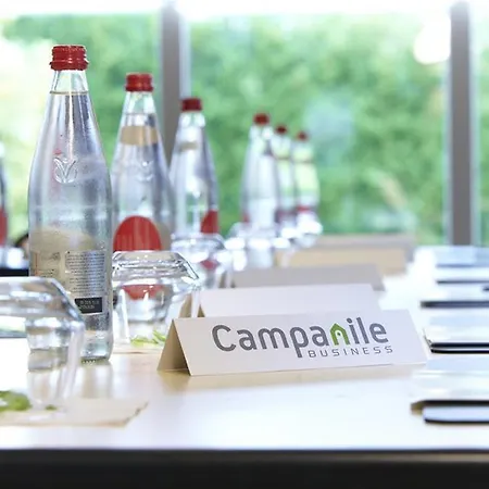 Campanile Deauville Saint-arnoult מלון